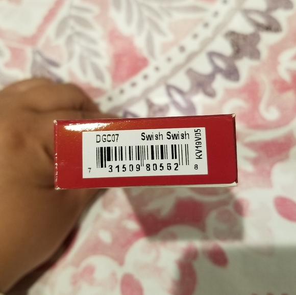 24 Piece Nail Set Kiss Salon Color Ready to Wear Full Cover Long White NWT - Picture 3 of 3